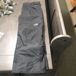 Boys size 10/12 North face lined ski/snow pants.